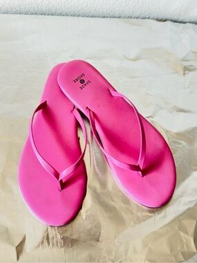 Shade & Shore Women's Bright Pink Thong Sandals